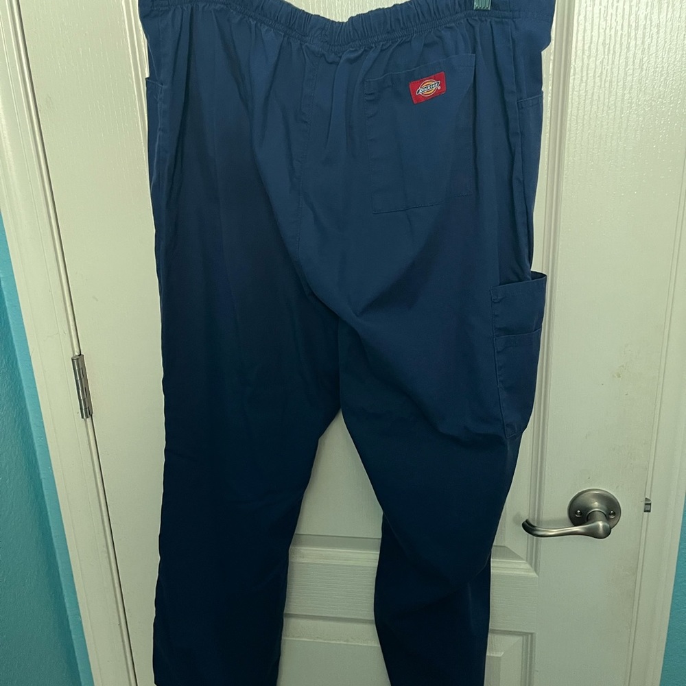 Scrub set - Picture 4 of 4